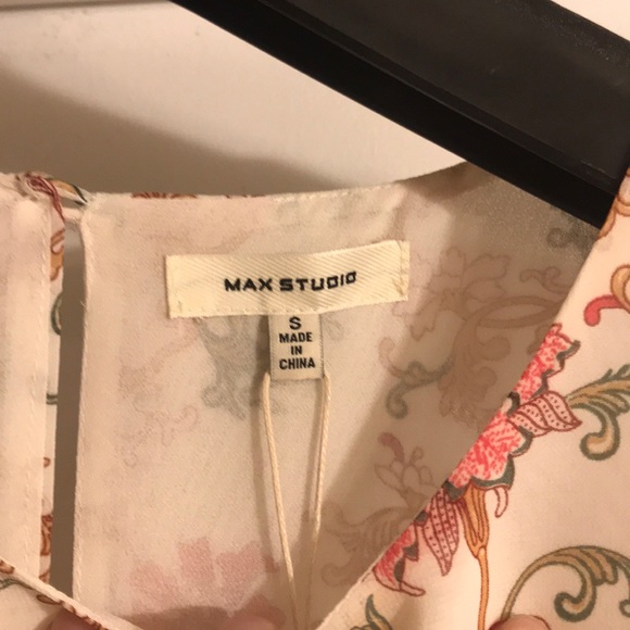 NWT!!!! 🆕 Max Studio sleeveless top - Picture 3 of 4